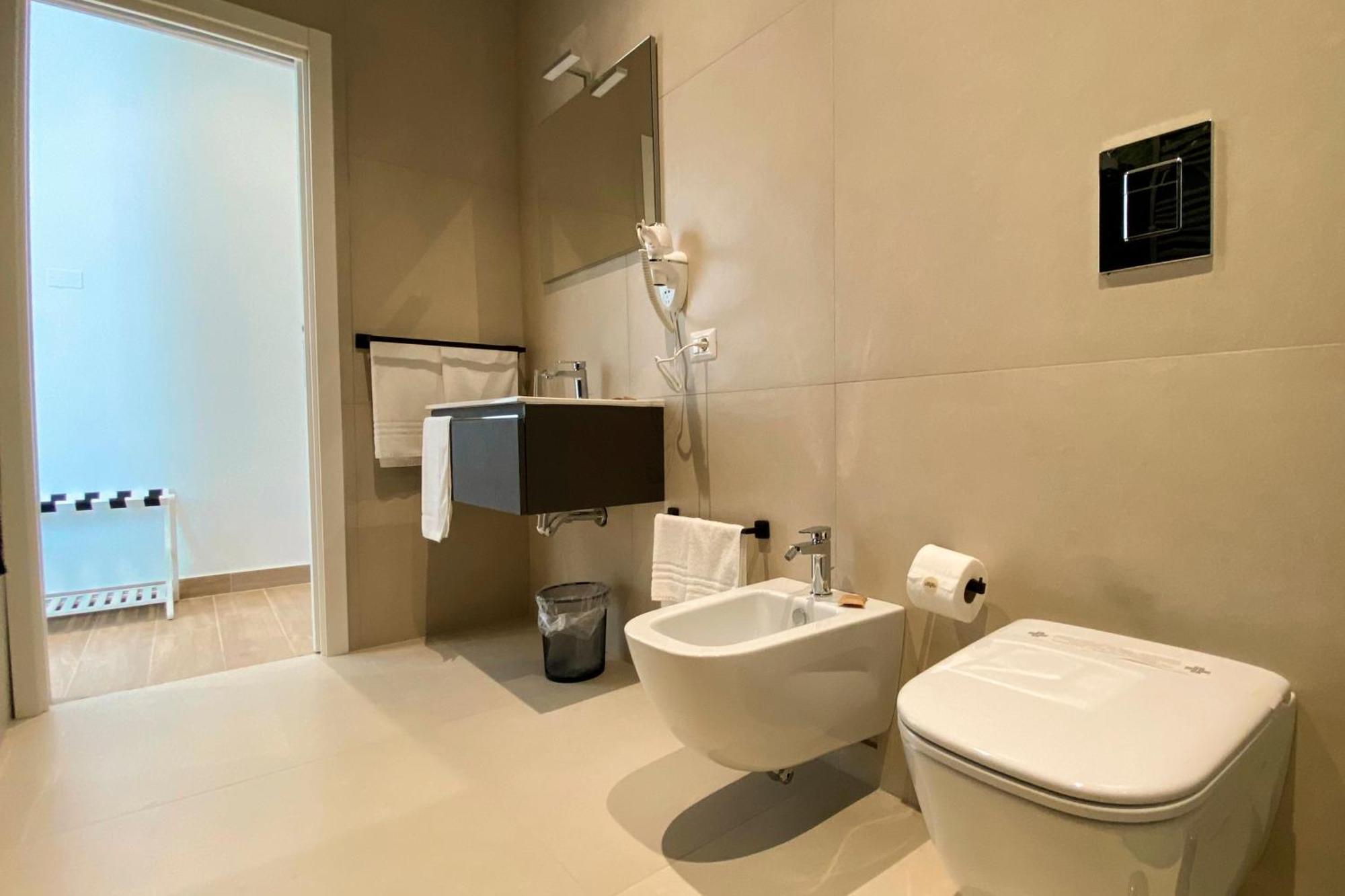 Monumental Luxury Rooms Caserta Exterior foto