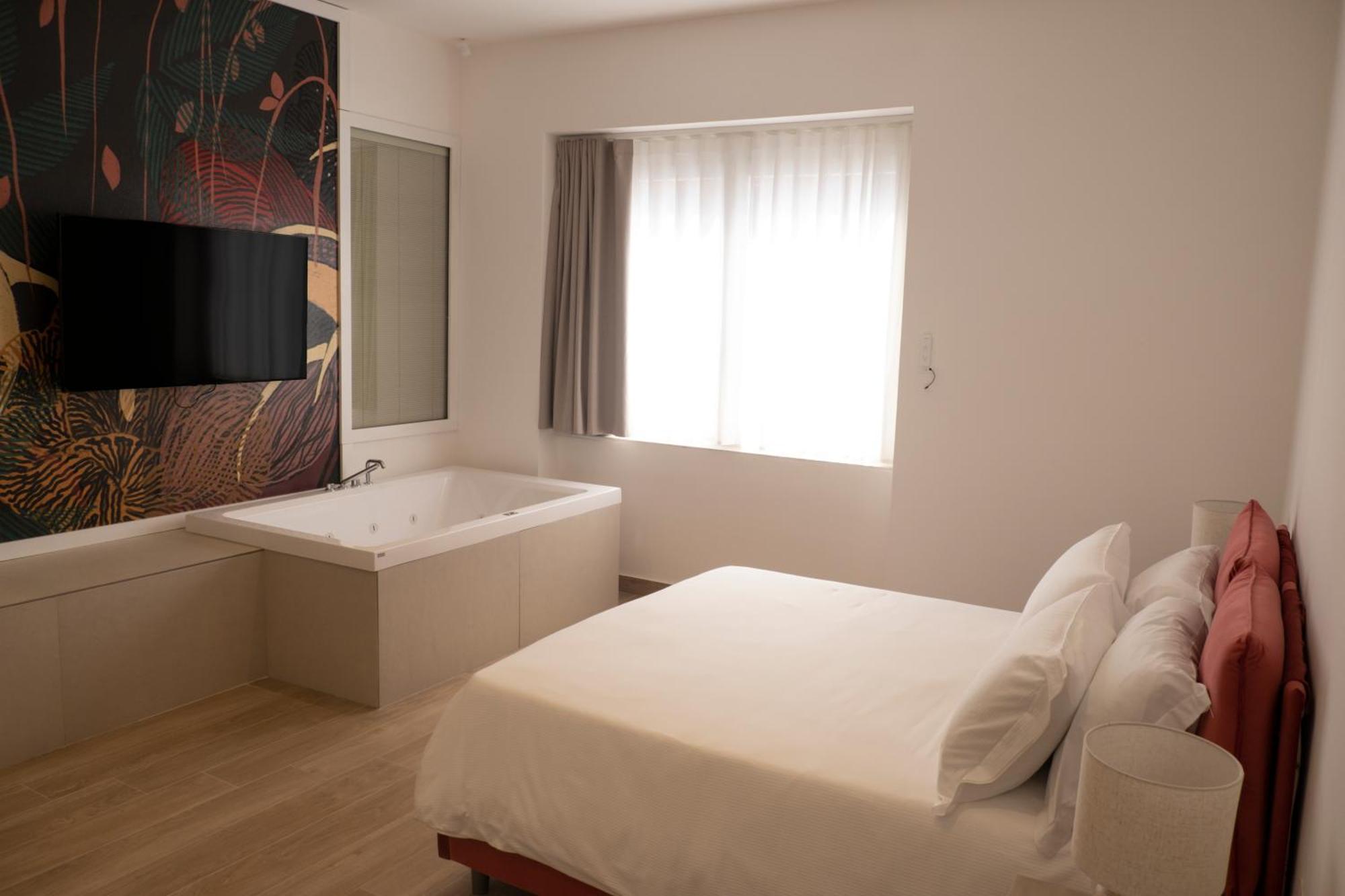 Monumental Luxury Rooms Caserta Exterior foto